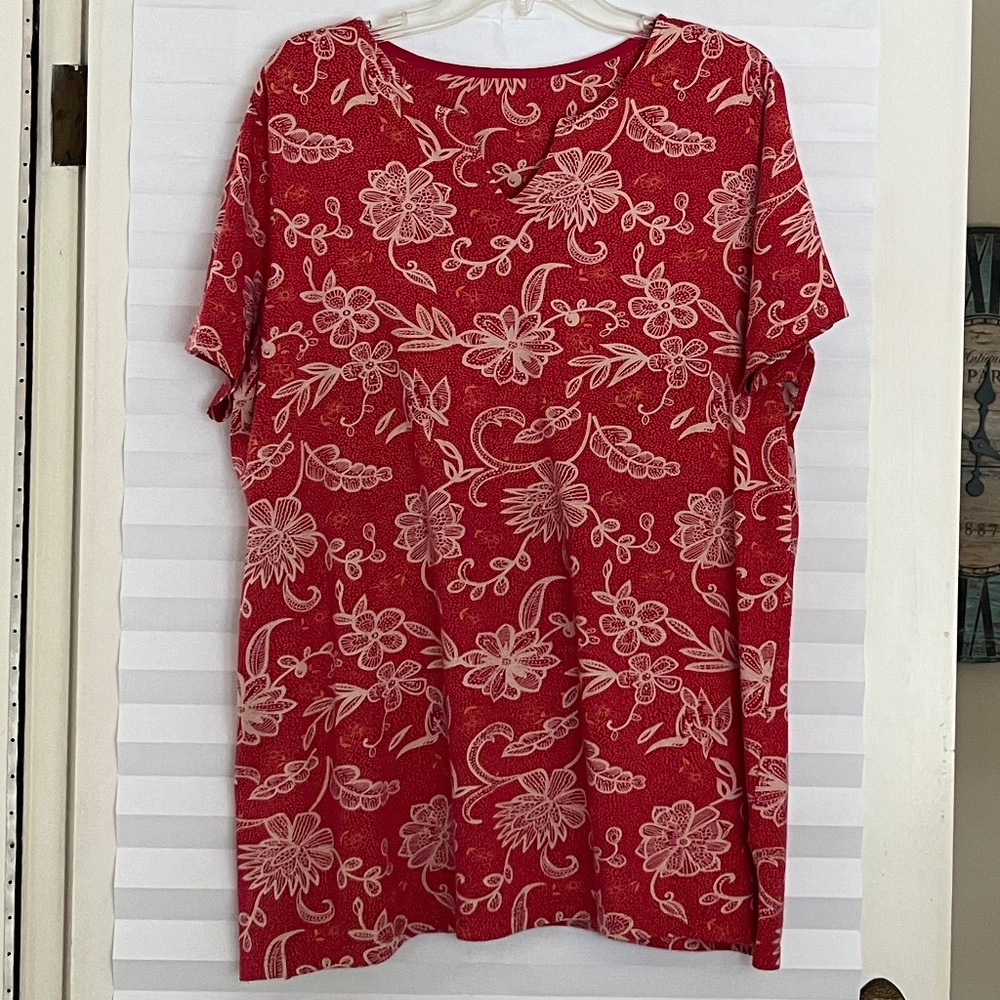 Women's XL Top 30” Long Tan with Fushia Flowers Olive Leaves Karen Scott